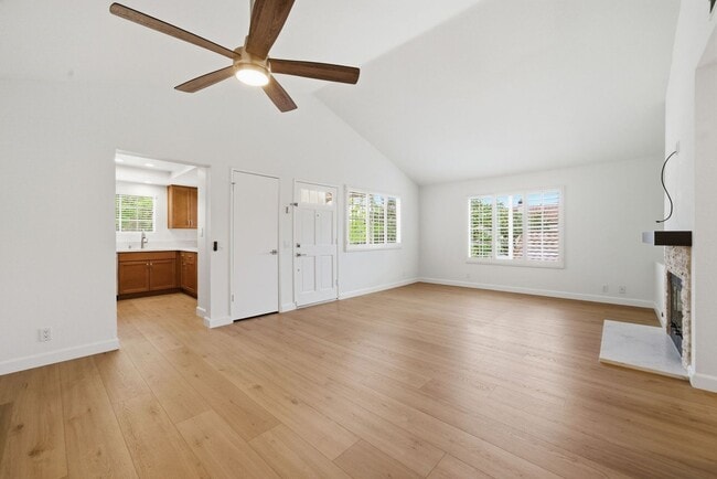 Photo - Remodeled Upstairs End Unit In Coral Gardens