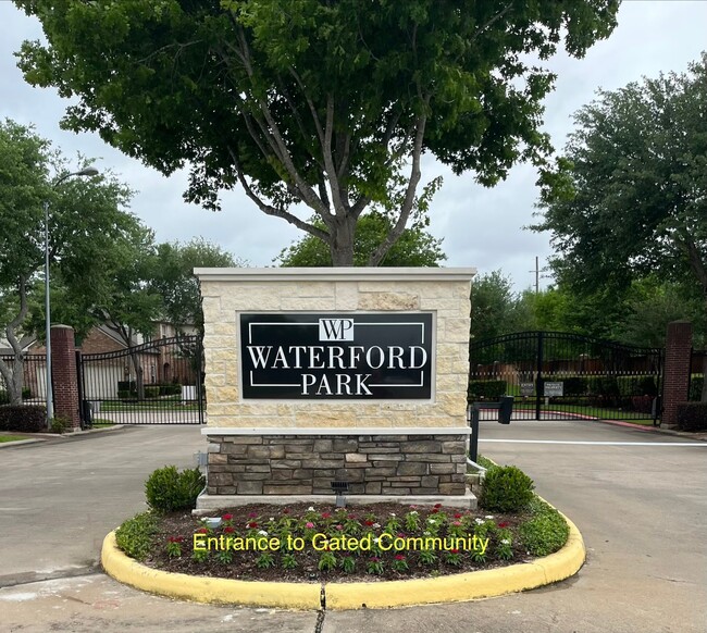 Building Photo - 4014 Waterford Ln