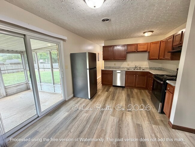 Photo - 1463 Skylark Dr