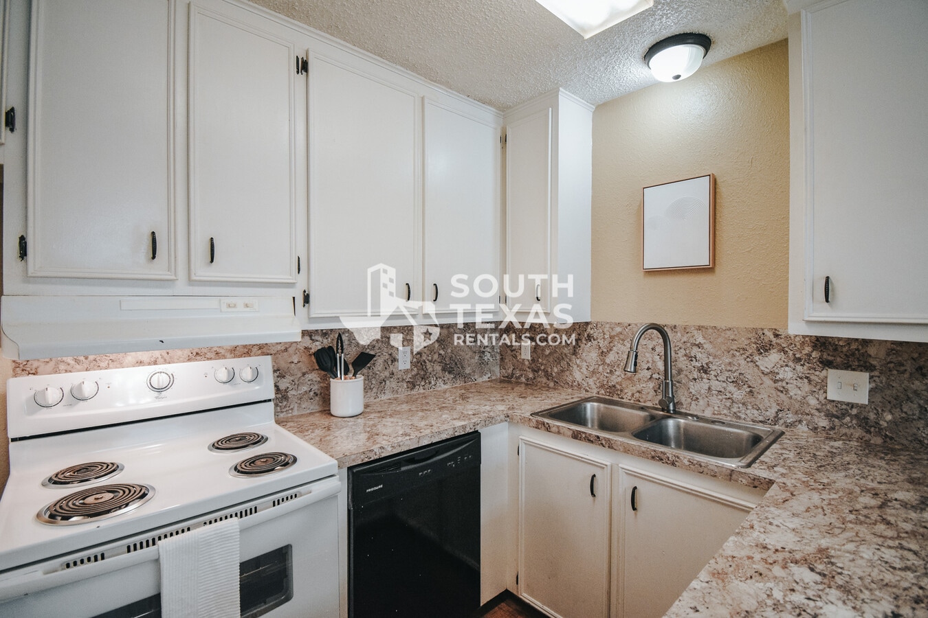 Photo - 805 E Hiller St