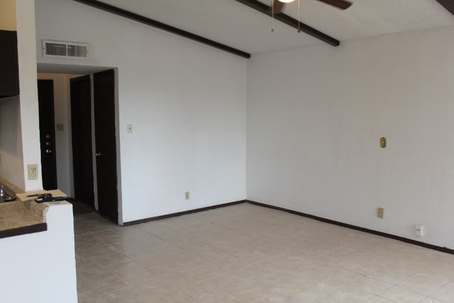 Photo - 1655 Victor Lopez Dr