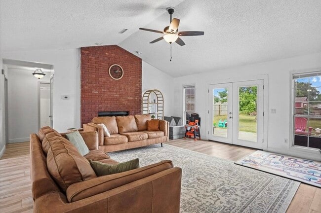 Photo - 107 Britt Dr Unidad 107 Britt Drive #3