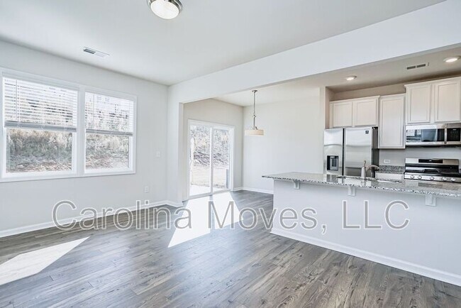 Photo - 203 Stone Fruit Ct