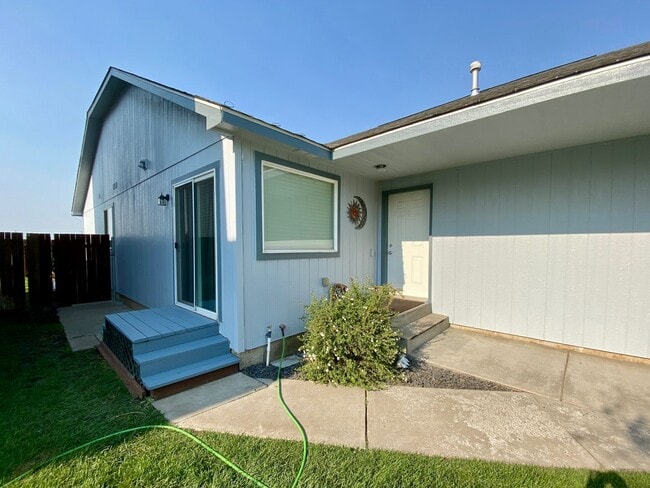 Building Photo - 12213-12215 W 10th Ave Unit 12213