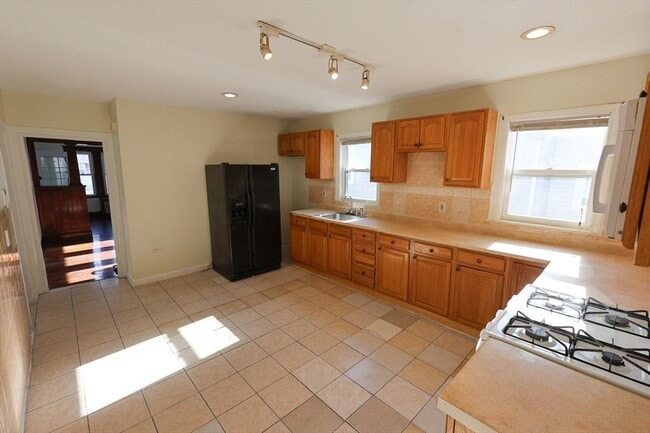 Photo - 144 Blake St Unit 2