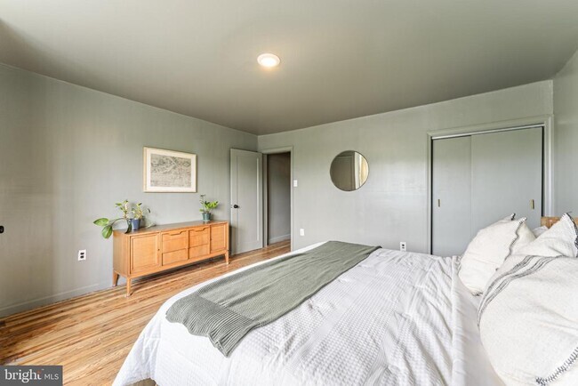 Building Photo - 411 W Cuthbert Blvd Rental