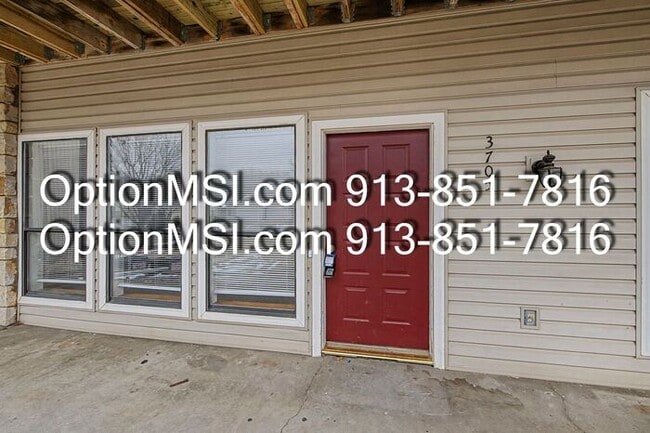 Photo - Charming & Spacious 2-Bed / 2-Bath Apartment in Gladstone