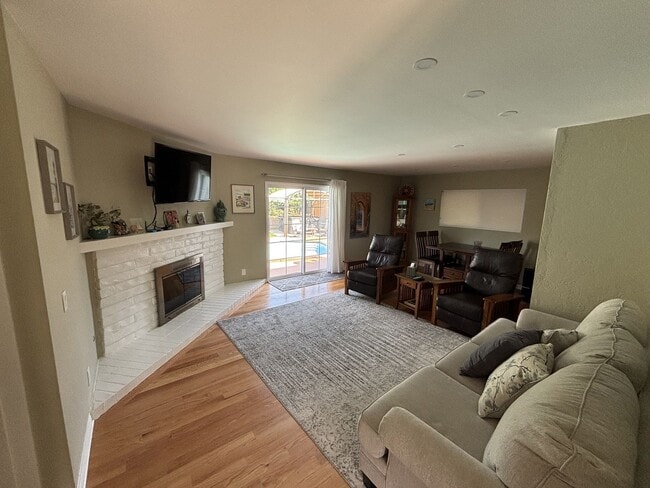 230 Santa Barbara Shores Dr