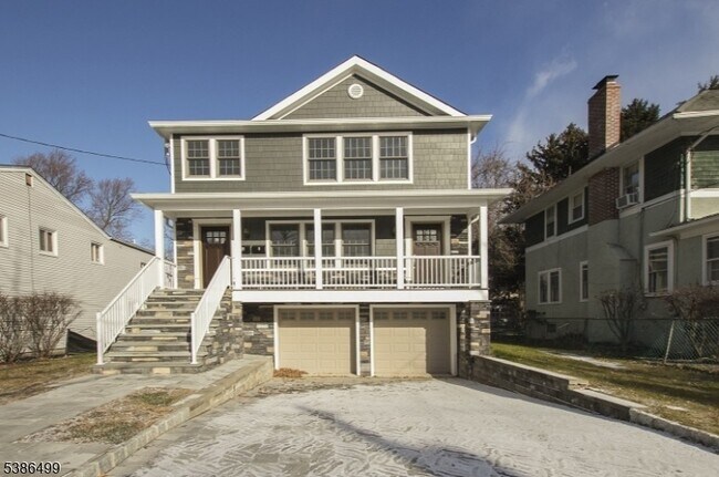 Building Photo - 6 Locust St Rental