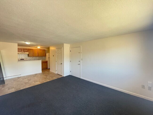 Photo - 173 Loudon Rd Unidad Apt 411