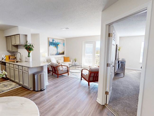 Pisos elegantes estilo madera - Union at Cooper Hill