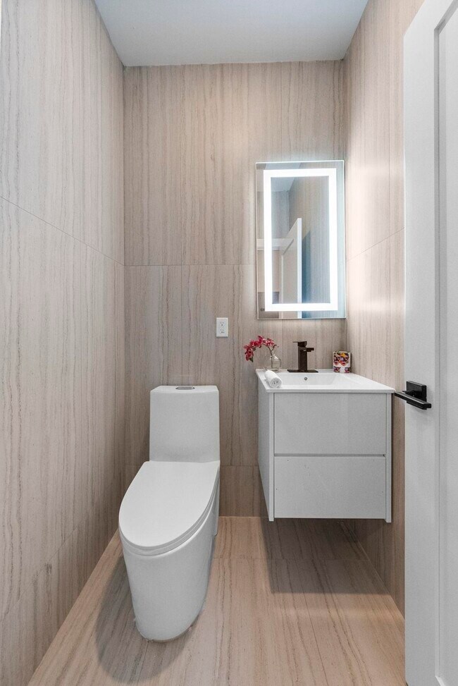 Photo - 124 Glenwood Ave Unit 2