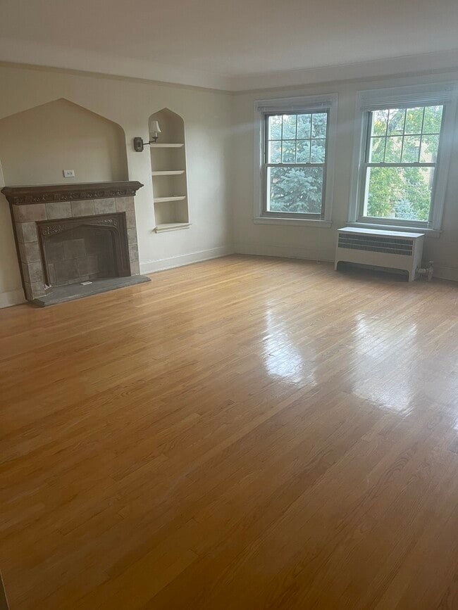 Photo - 6113 N Francisco Ave