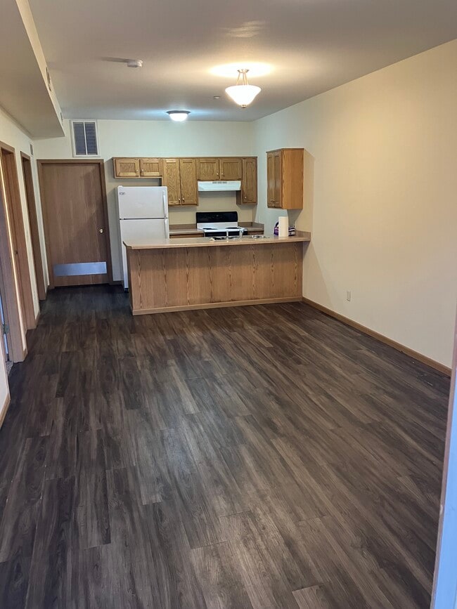 Open concept dining rm, kitchen, living rm - 1005 N Middle St Unit A
