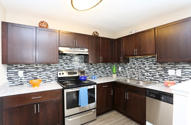 2BR 1.5BA Designer Kitchen