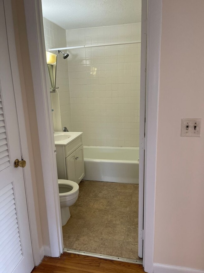 Photo - Modern 1st  floor sunny  1  bed Parking Included, Heat Hw Inc 1 FREE MONTH   no LEAD PAINT