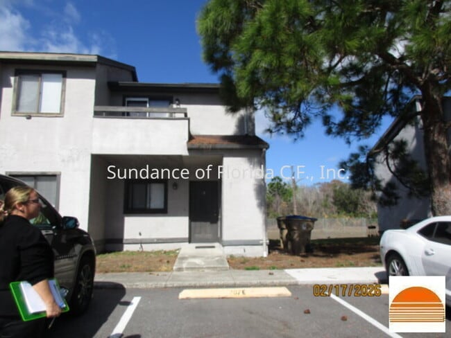 Building Photo - Townhouse in Buenaventura Lakes