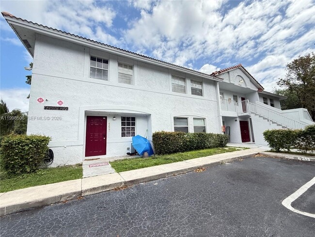 Building Photo - 4295 NW 114th Terrace Unit 4295