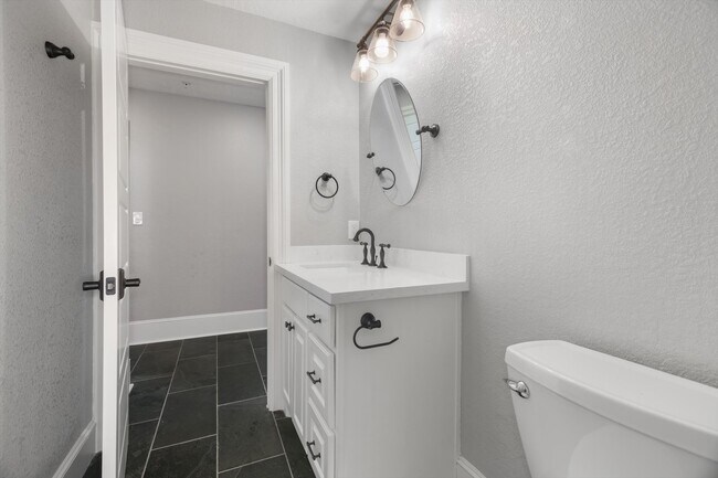 Photo - 405 24th St Unit 202