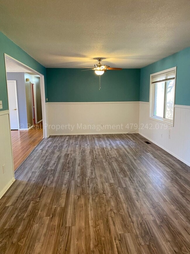 Photo - 1901 S 72nd St