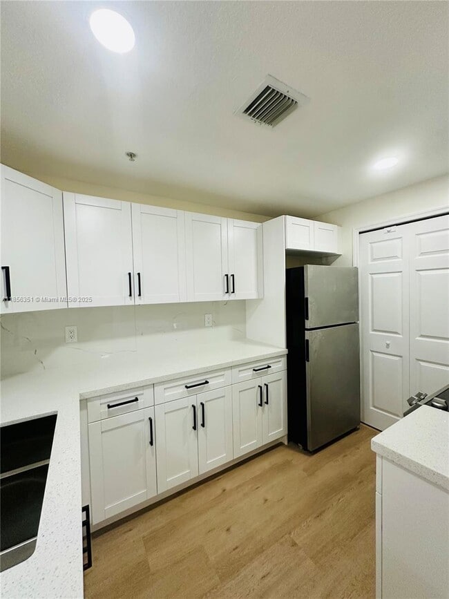 Photo - 6630 NW 114th Ave Unidad 1526