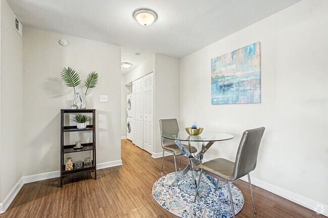 Hamilton 2BR, 1BA - 861SF - Dining Room
