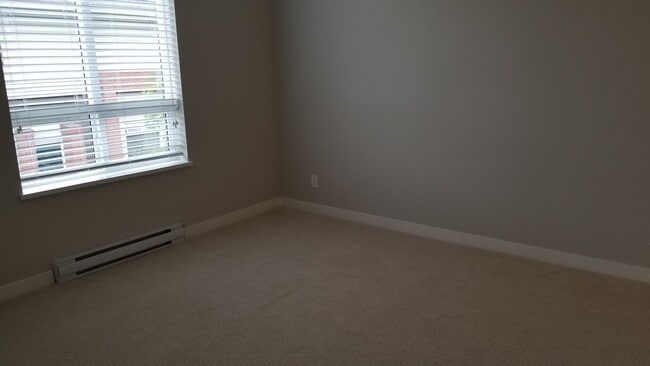 Photo - 20211-20266 66 Ave