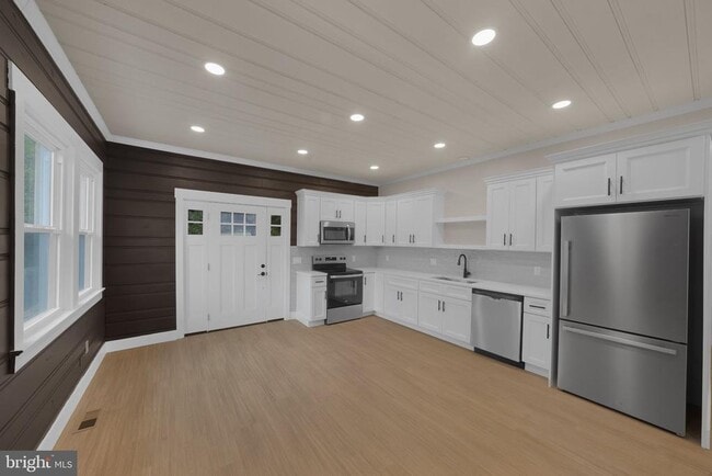 Photo - 71 Dreamland Park Dr Unit BACK