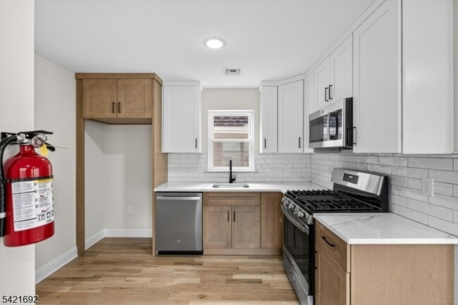 Photo - 455 Fulton St