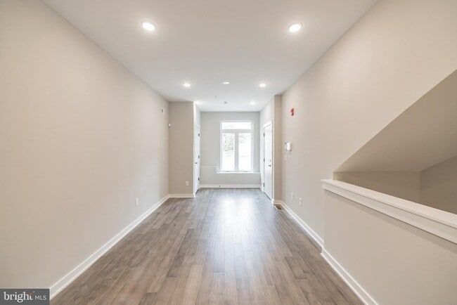 Photo - 2410 Clifford St Unit 1