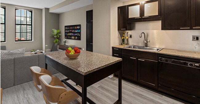 Photo - 205 W Randolph St