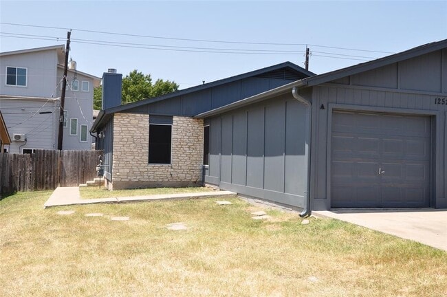 Building Photo - 12520 Esplanade St Rental