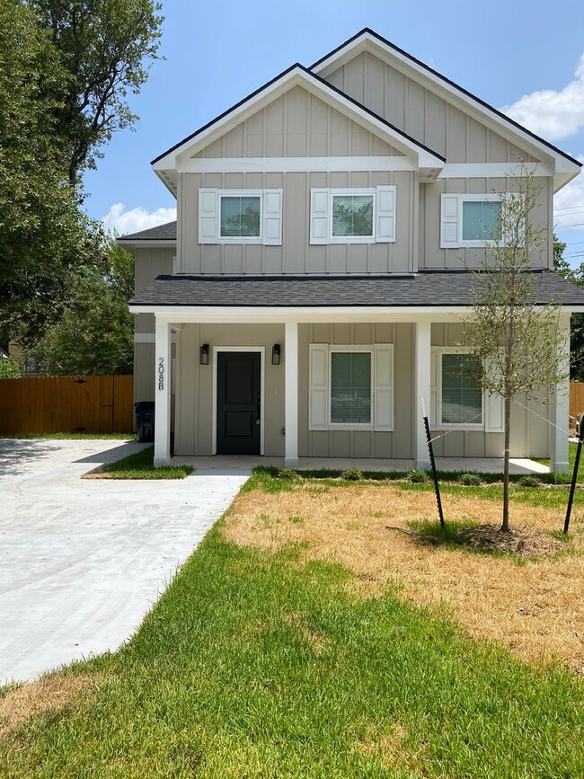 Building Photo - 208B Sterling