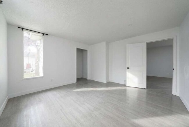 Photo - 2012 N Cincinnati St Unit 1