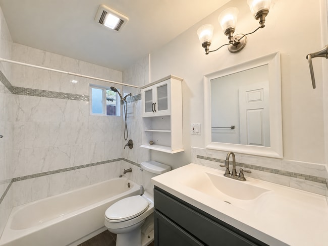 Photo - 14174 Osborne St