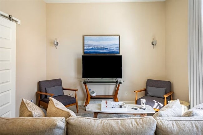 Photo - 212 SE A St Unit 13