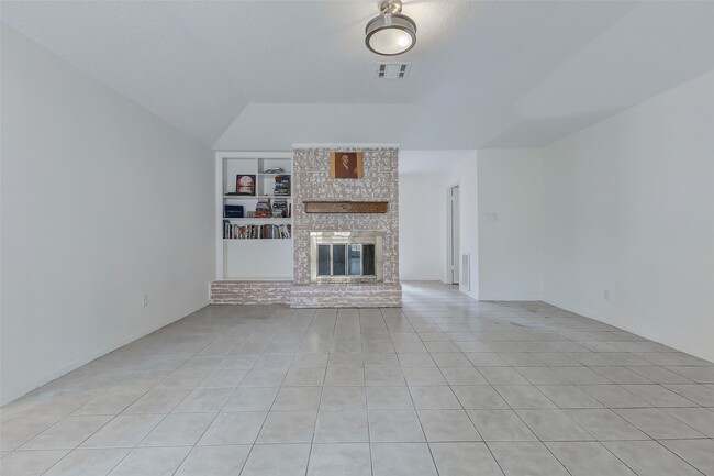 Photo - 6011 Coachgate Dr