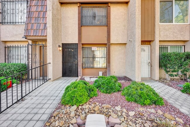 Building Photo - COMING SOON!!!  PARTIALLY FURNISHED 3 BEDROOM TOWNHOME NEAR CHINATOWN & STRIP