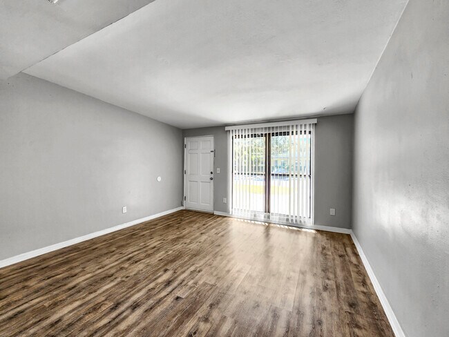 Photo - 2120 Catalina Dr