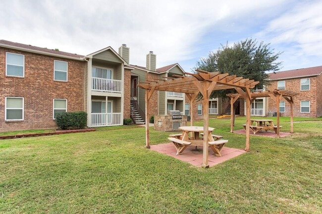 Pebblebend Apartments