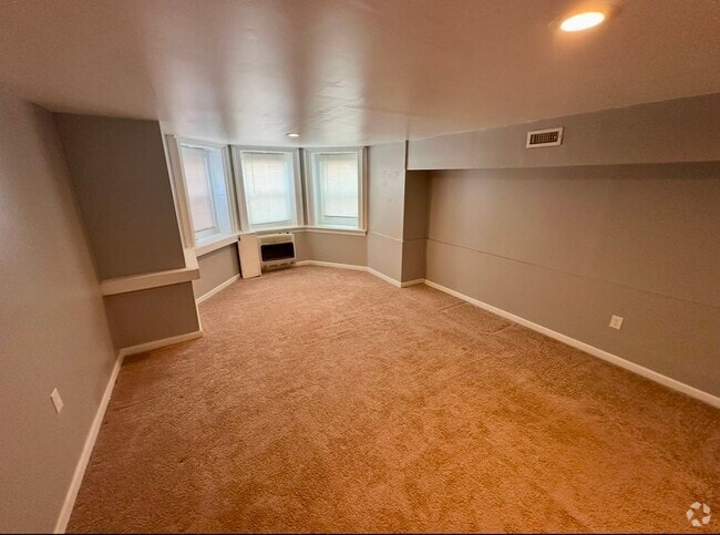 Building Photo - 120 Mohawk St Rental