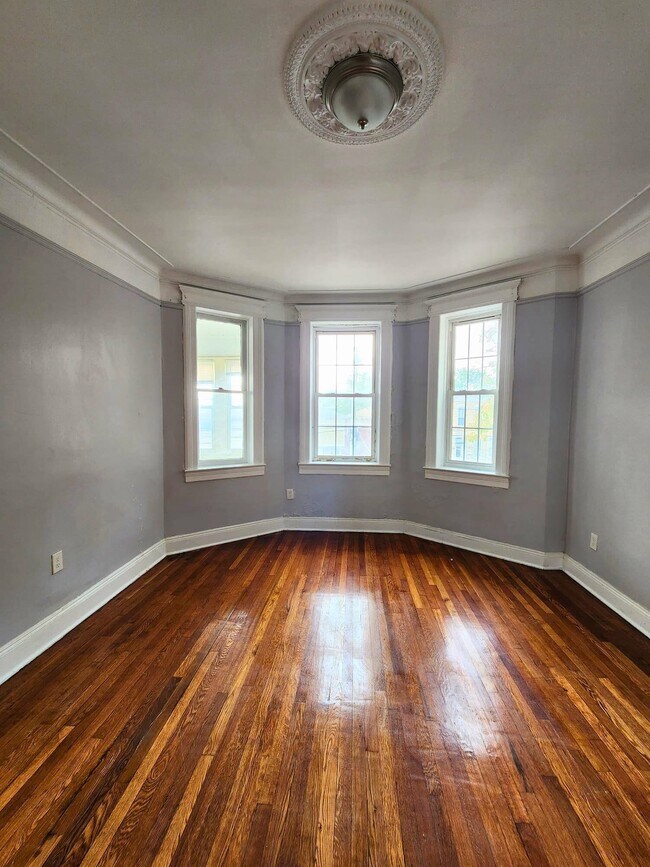 Photo - 335 Princeton Ave