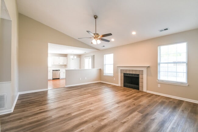 Photo - 14 Lake Dr N