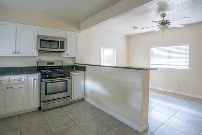 1846 Henry Cir SW