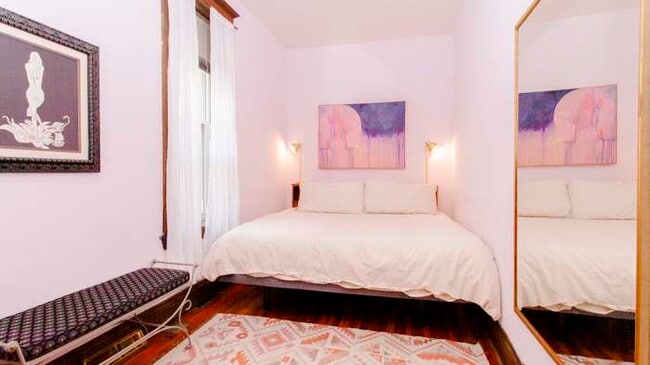 Bedroom - 1326 W George St Unit 1