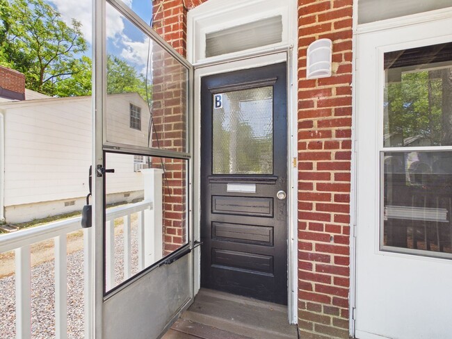 Photo - 1703 Oakdale Ave Unidad Apt B