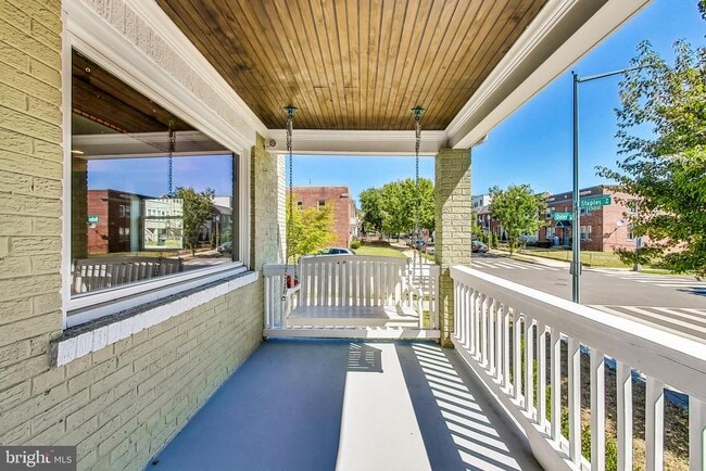 Photo - 1330 Staples St NE