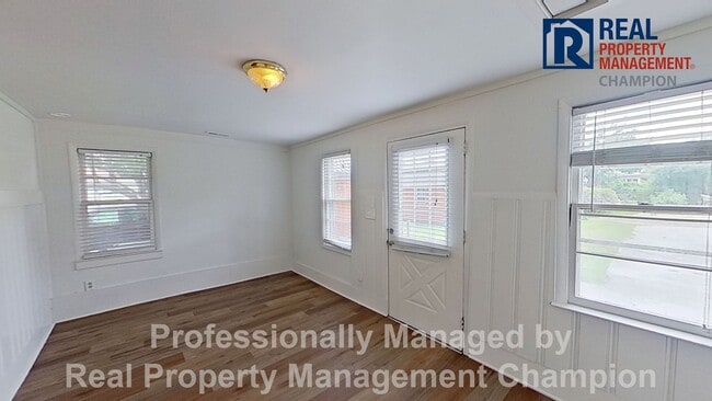 Photo - Renovated 2 BD/2 BA All Brick Cottage Near Cargo and Soda Pop Districts