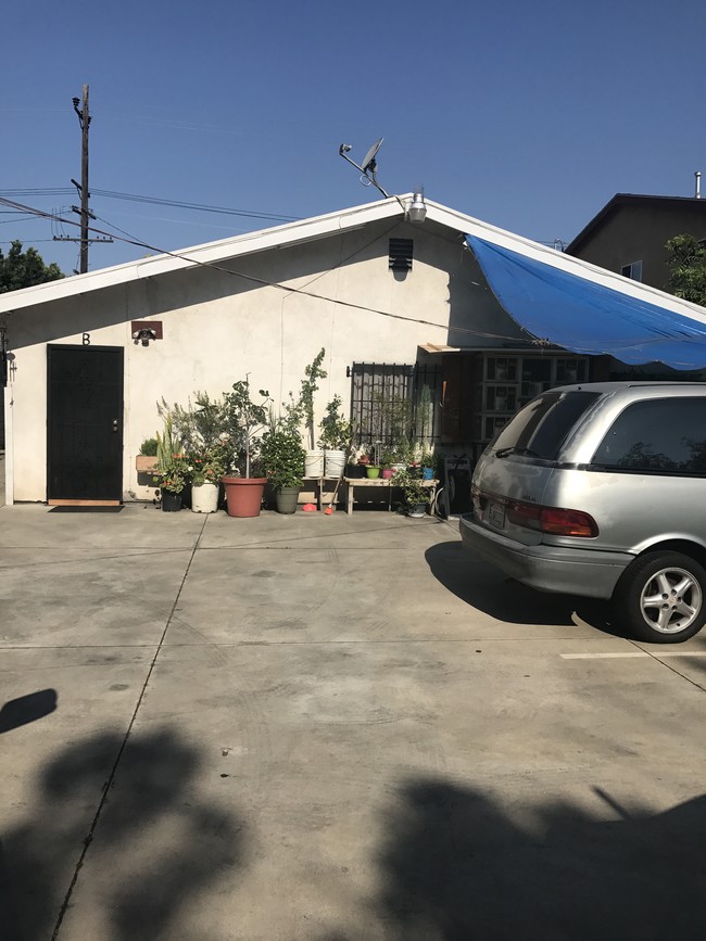 Rear of property - Los Angeles Duplex Apartments