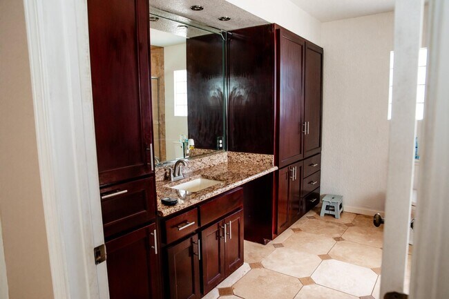 Photo - 203 Avondale St